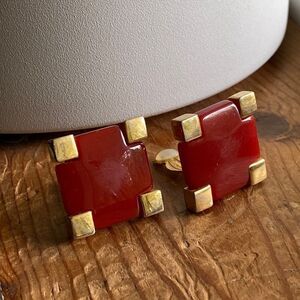 💛 Vintage Designer Givenchy Red Carnelian Gold Plated Clip On Earrings
